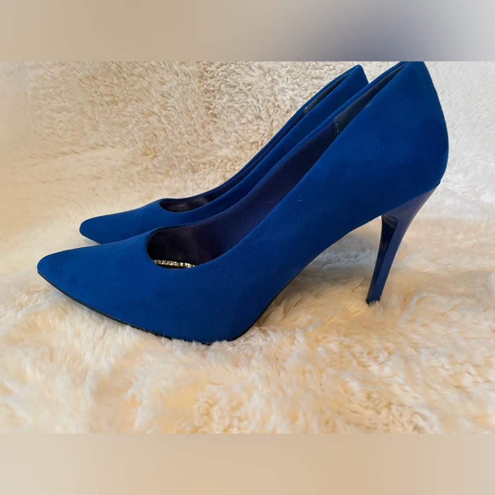 Blue Heels 👠 these are in amazing shape size 8
